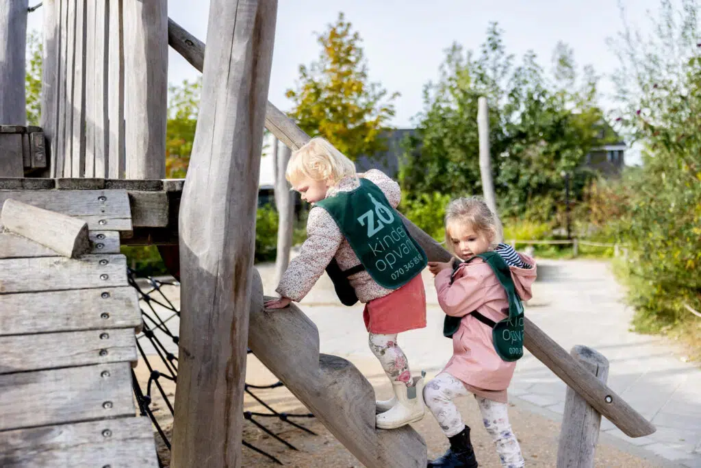 Kinderen Klimmen In De Speeltuin 1024x683 1