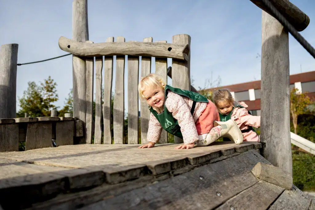 Peuters Spelen Buiten Peuteropvang 1024x683 1