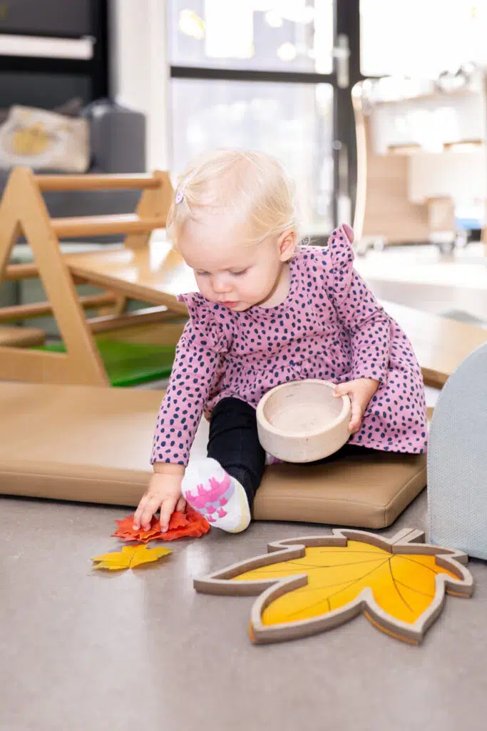 Spelen Met Blaadjes Peuteropvang 683x1024 1